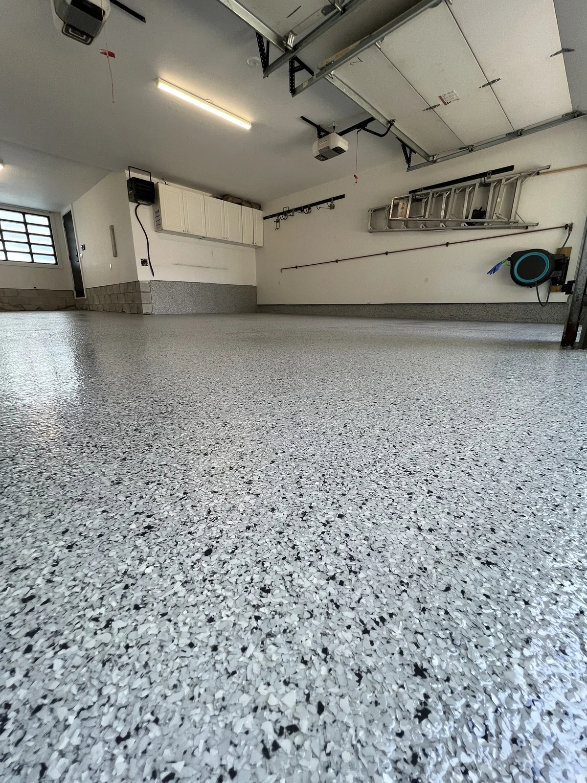 Professional epoxy flooring in Dallas with decorative flake finish